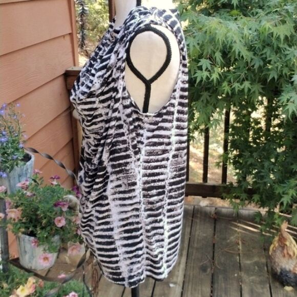 Worthington Stretch Top - Picture 4 of 10